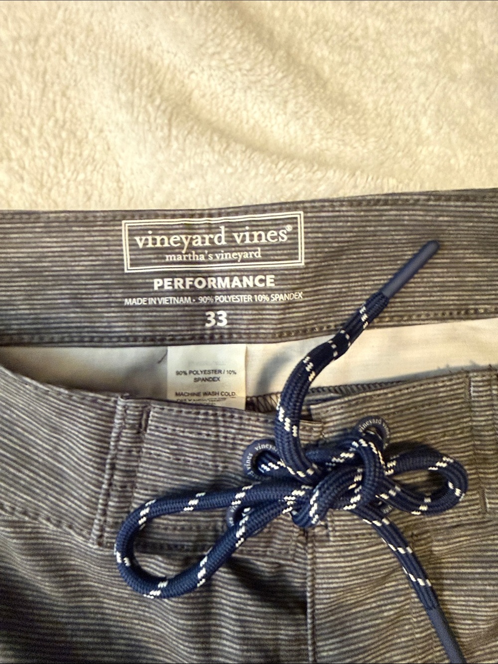 Vineyard Vines Men’s Gray Swim Board Shorts with Navy Trim - Picture 2 of 6